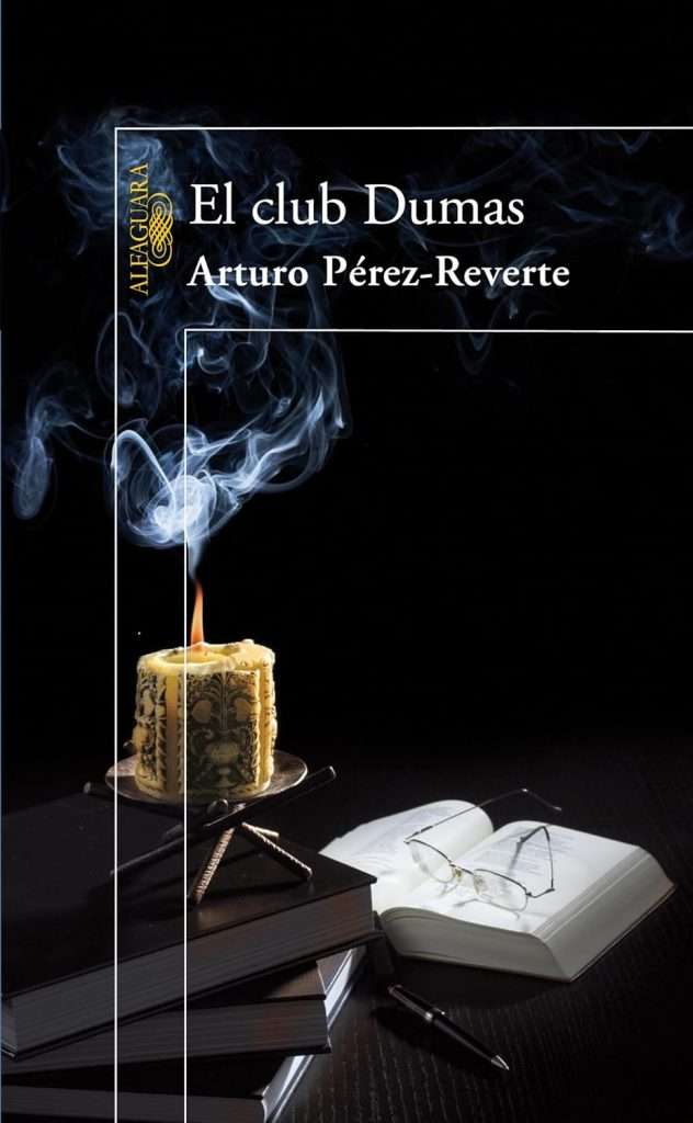 Portada de El club Dumas, Arturo Pérez-Reverte, uno thriller literario bibliófilo