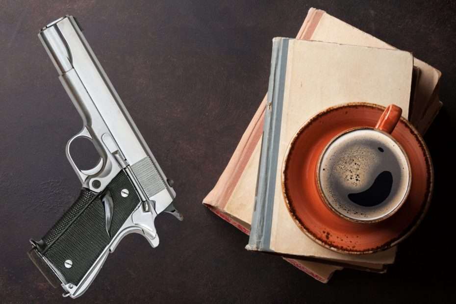 Libros, café y arma portada de la entrada cuando el libro es el móvil del crimen